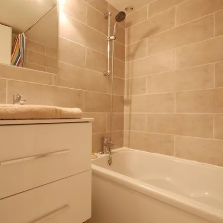 330 Carnot 8 - Plein Centre-village Villa