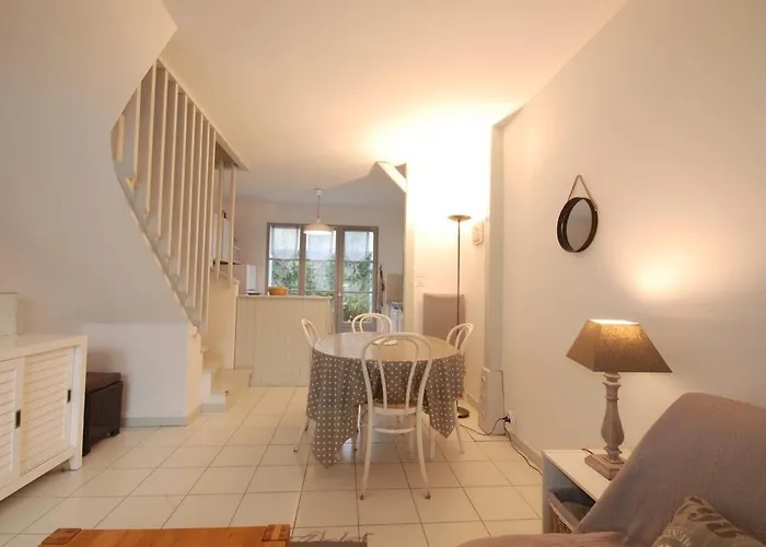 330 Carnot 8 - Plein Centre-village