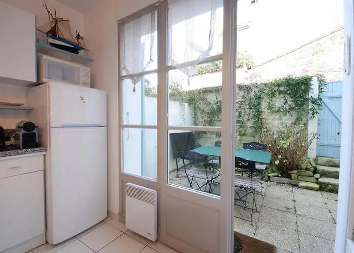 330 Carnot 8 - Plein Centre-village *