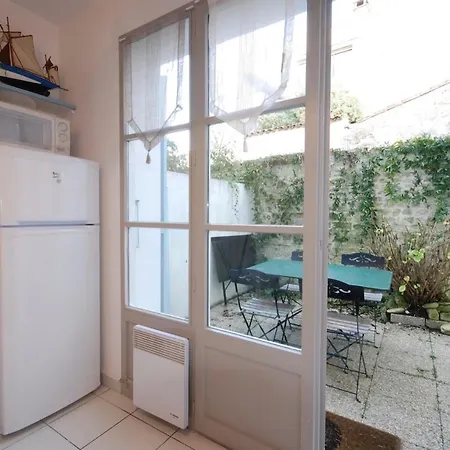 330 Carnot 8 - Plein Centre-village *